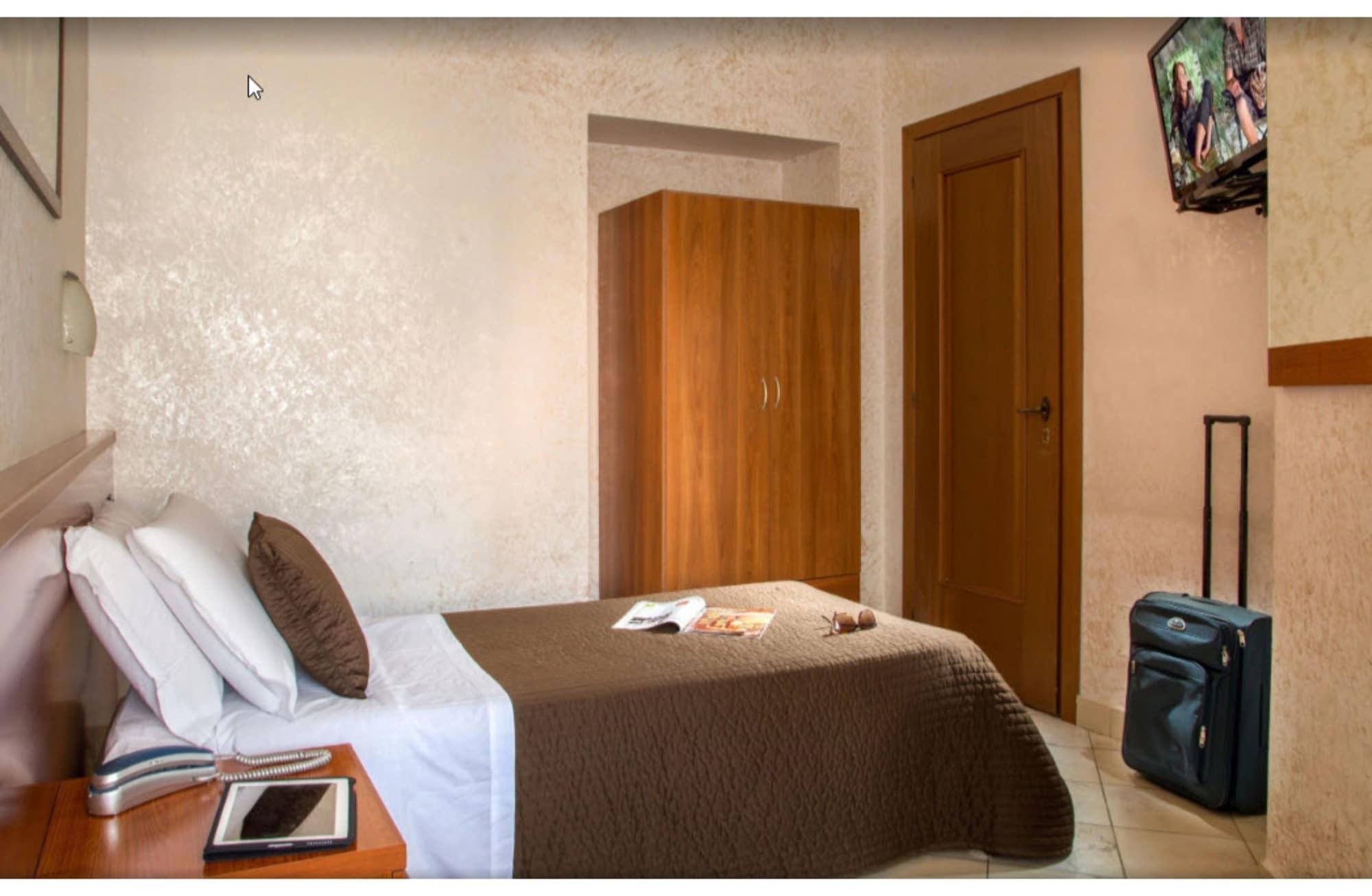 Ciao Hotel *